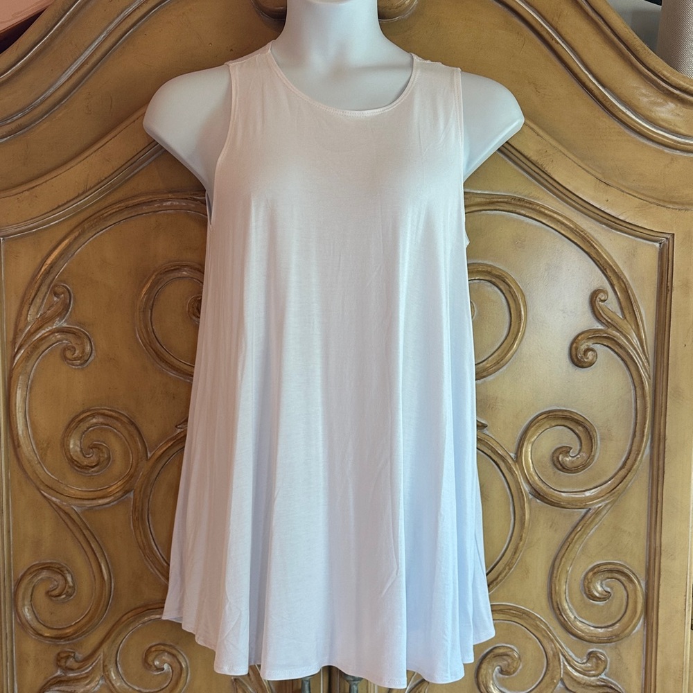 Azures Women’s White Swing Tank Top - Soft Flowing Fit